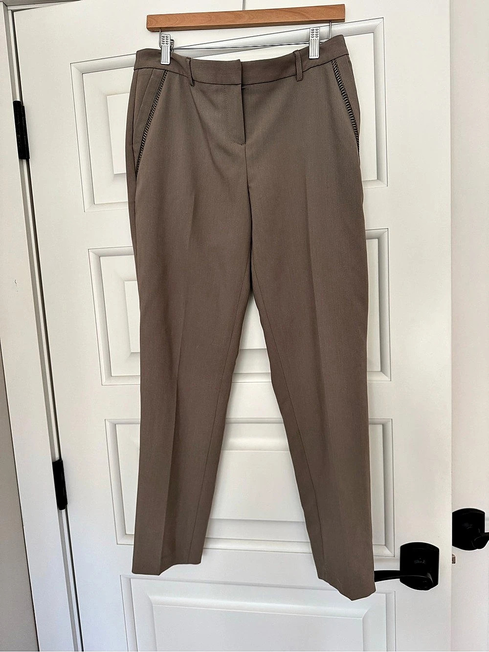 Adrienne Vittadini Ankle Pants Brown Size 10 NWT